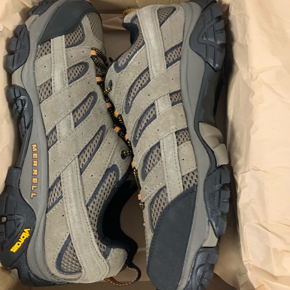 NWT Men's Moab 2 Ventilator Size: 8.5 - only reposhing because they don’t fit. - Picture 4 of 16